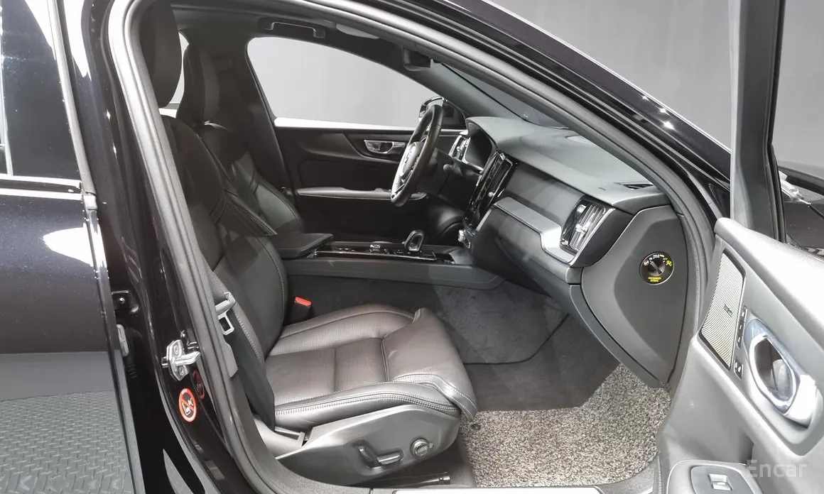 Фото 11 - Volvo S60