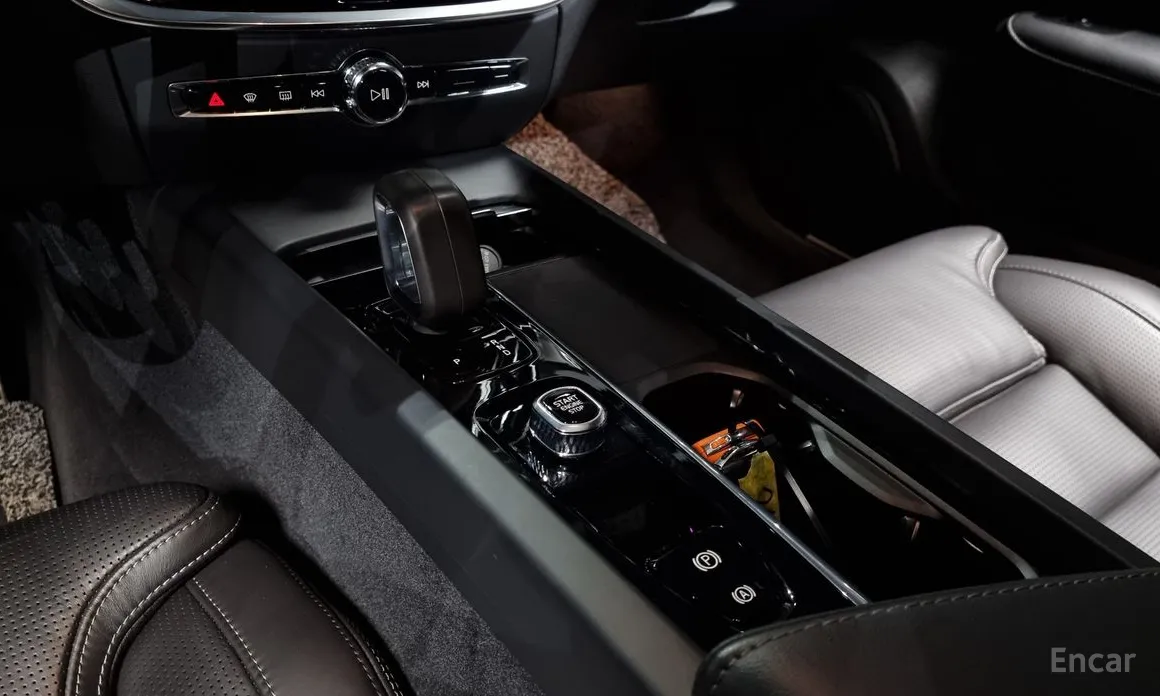 Фото 9 - Volvo S60