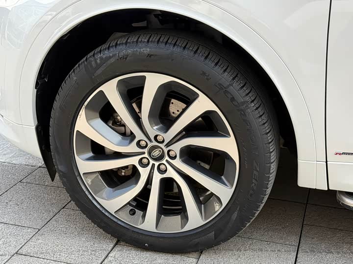 Фото 10 - Land Rover Discovery Sport