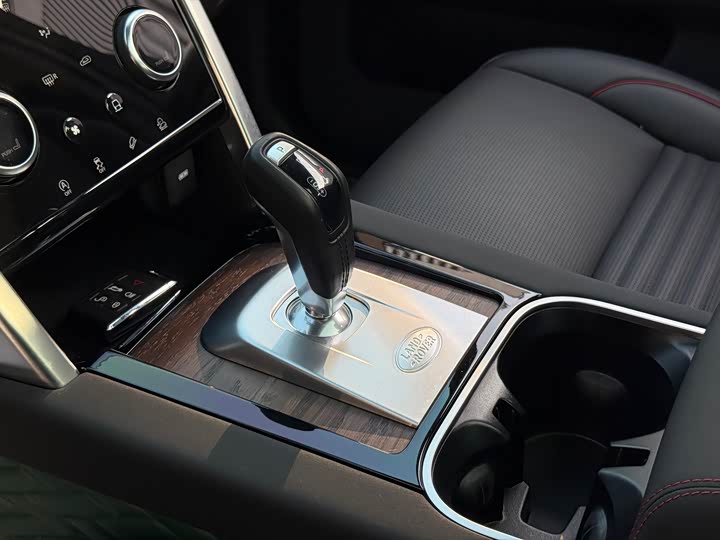 Фото 16 - Land Rover Discovery Sport