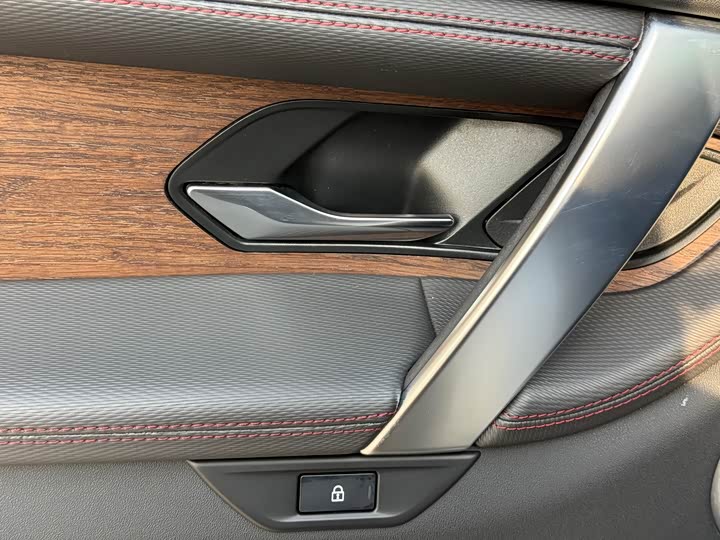 Фото 21 - Land Rover Discovery Sport