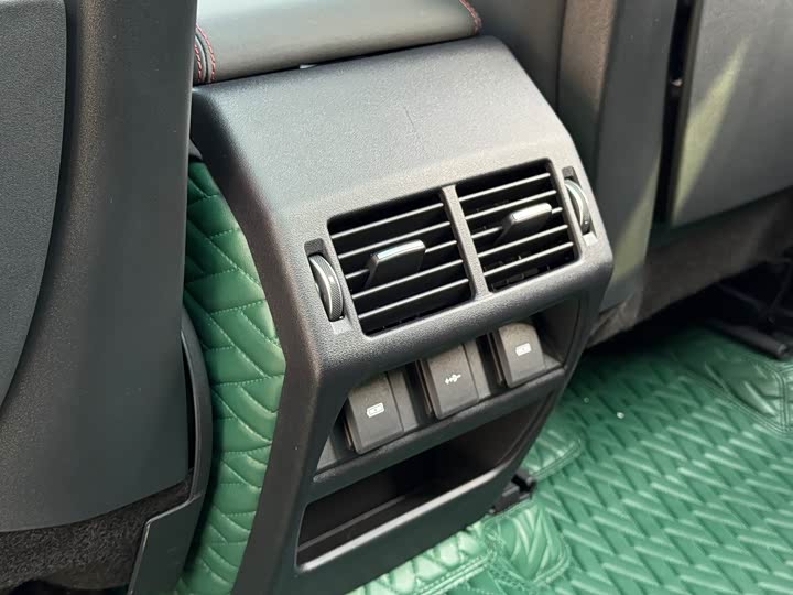 Фото 22 - Land Rover Discovery Sport