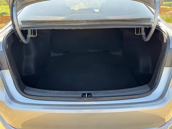 Фото 11 - Toyota Corolla