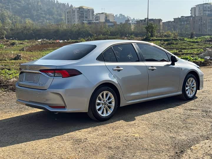 Фото 4 - Toyota Corolla