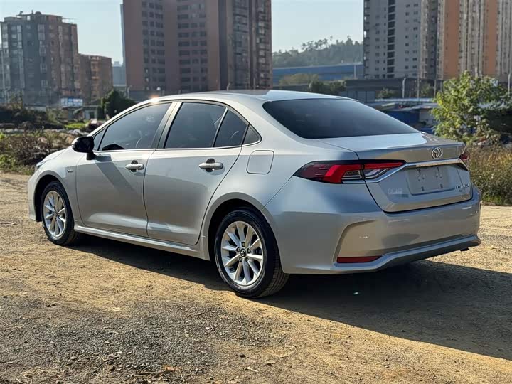 Фото 6 - Toyota Corolla