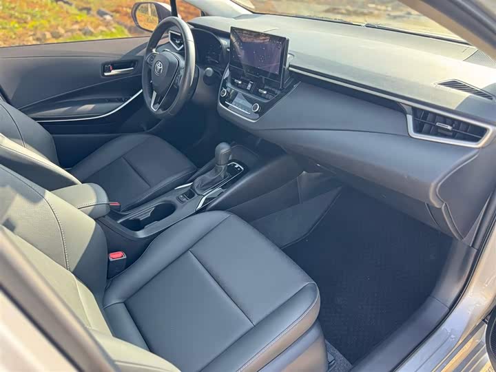 Фото 9 - Toyota Corolla