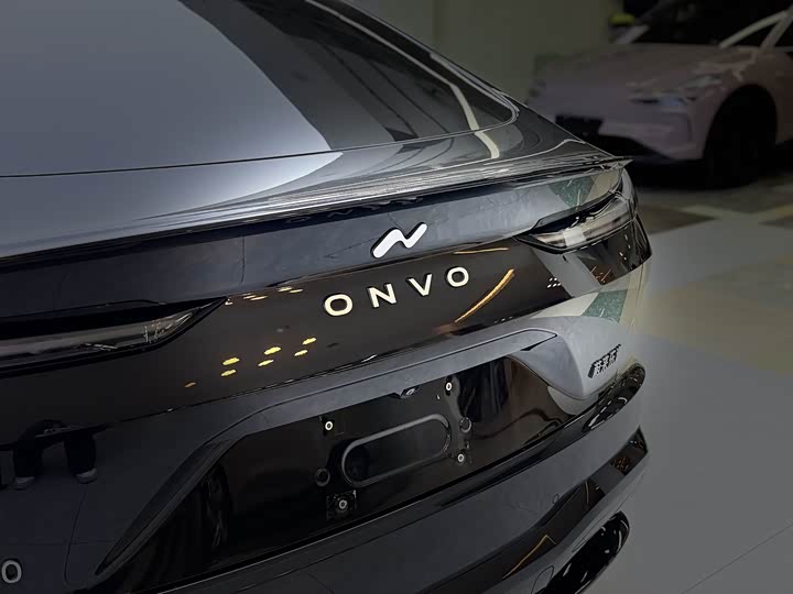 Фото 13 - Nio Onvo L60