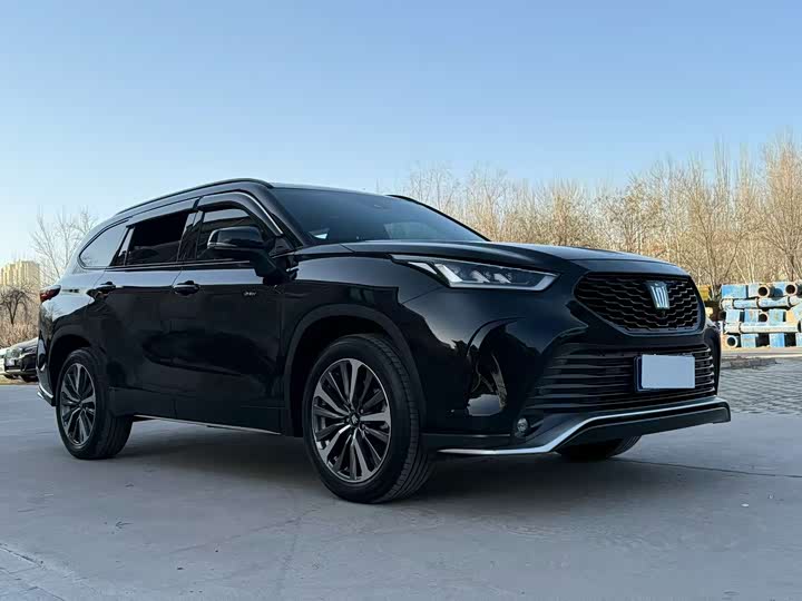 Фото 2 - Toyota Crown Kluger