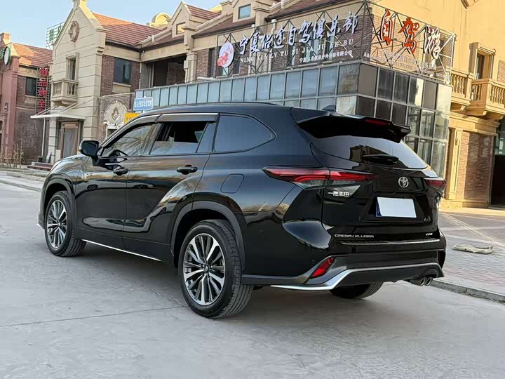 Фото 7 - Toyota Crown Kluger