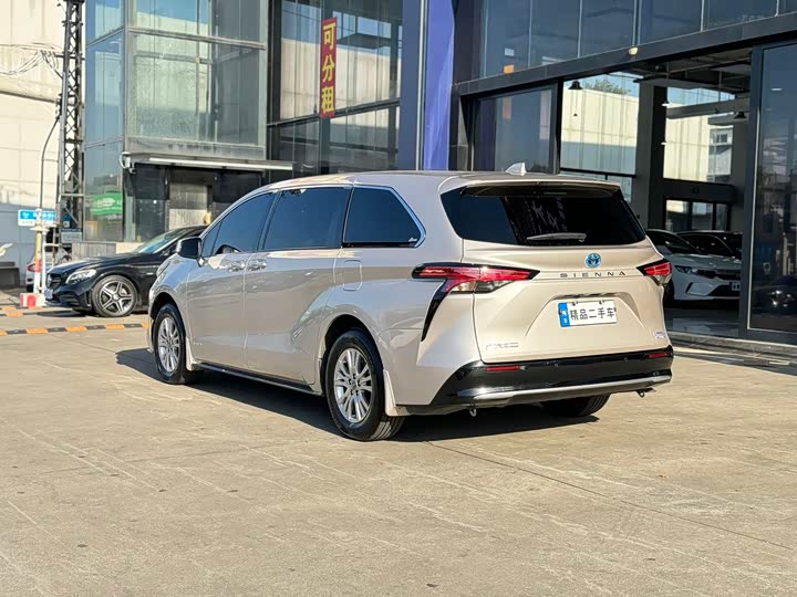 Фото 16 - Toyota Sienna