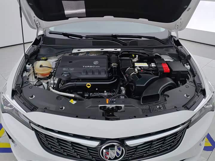 Фото 10 - Buick Verano