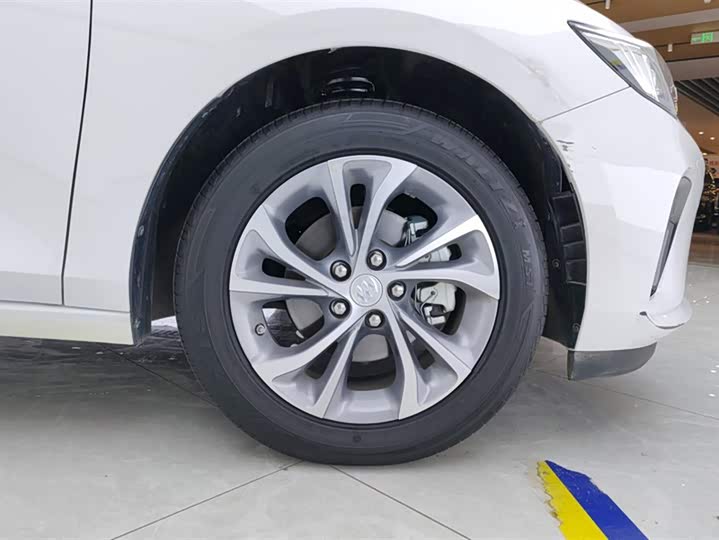 Фото 6 - Buick Verano