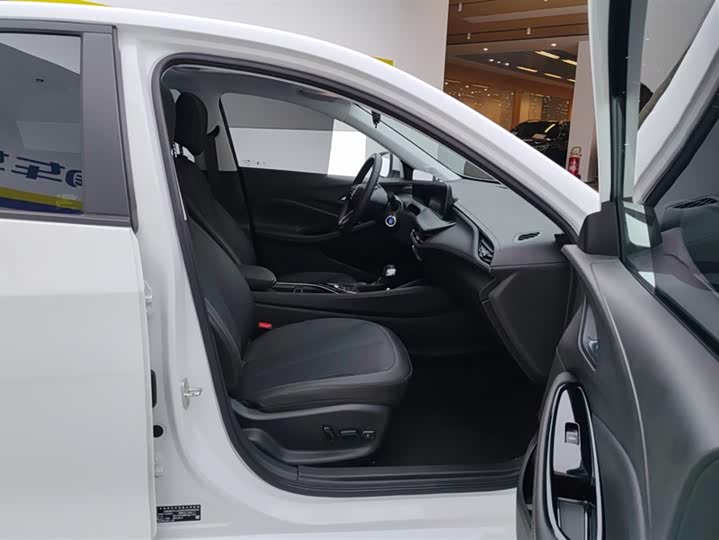 Фото 8 - Buick Verano