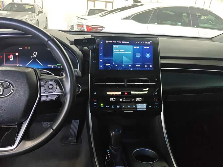 Фото 13 - Toyota Avalon