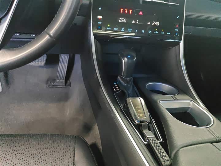 Фото 14 - Toyota Avalon