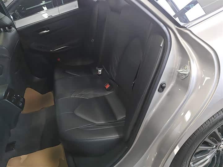 Фото 17 - Toyota Avalon