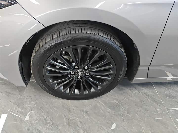 Фото 23 - Toyota Avalon