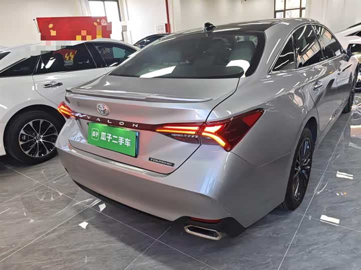 Фото 6 - Toyota Avalon