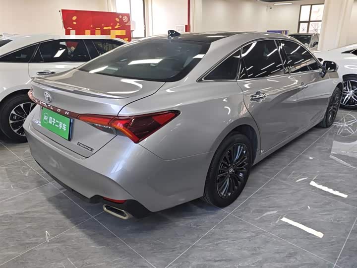 Фото 7 - Toyota Avalon