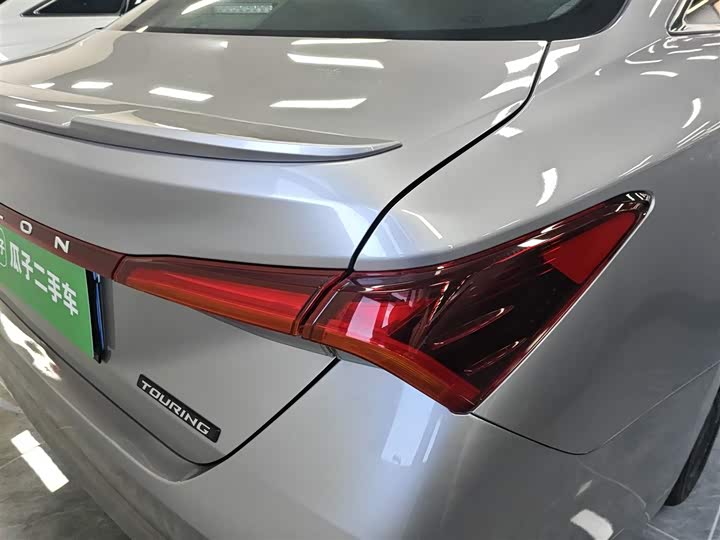 Фото 8 - Toyota Avalon