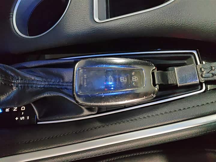 Фото 9 - Toyota Avalon