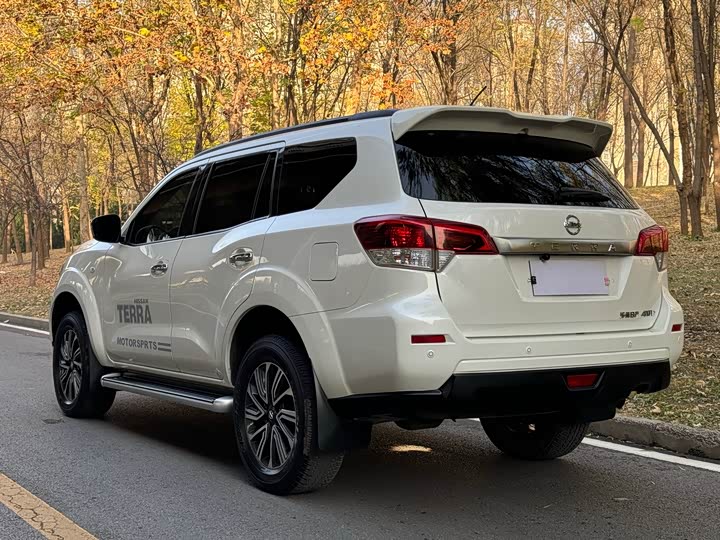 Фото 16 - Nissan Terra