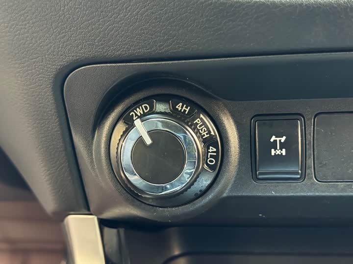 Фото 9 - Nissan Terra