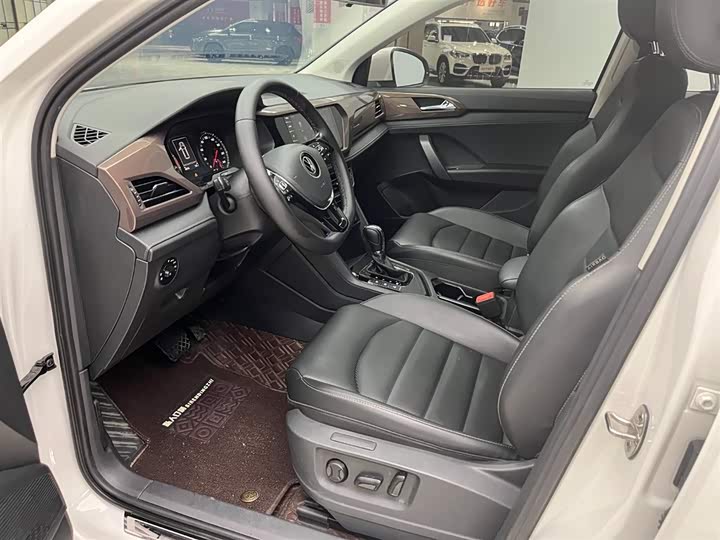 Фото 11 - Volkswagen Tharu