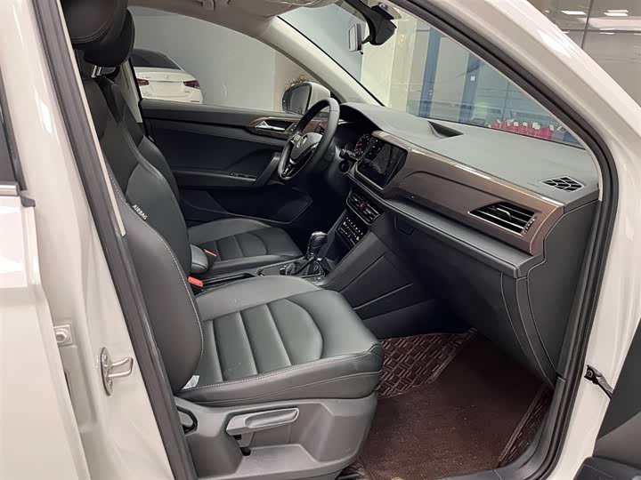 Фото 13 - Volkswagen Tharu