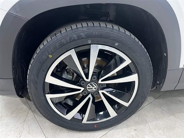 Фото 19 - Volkswagen Tharu