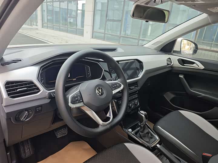 Фото 24 - Volkswagen Tacqua