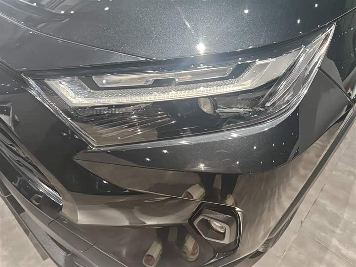 Фото 23 - Toyota RAV4