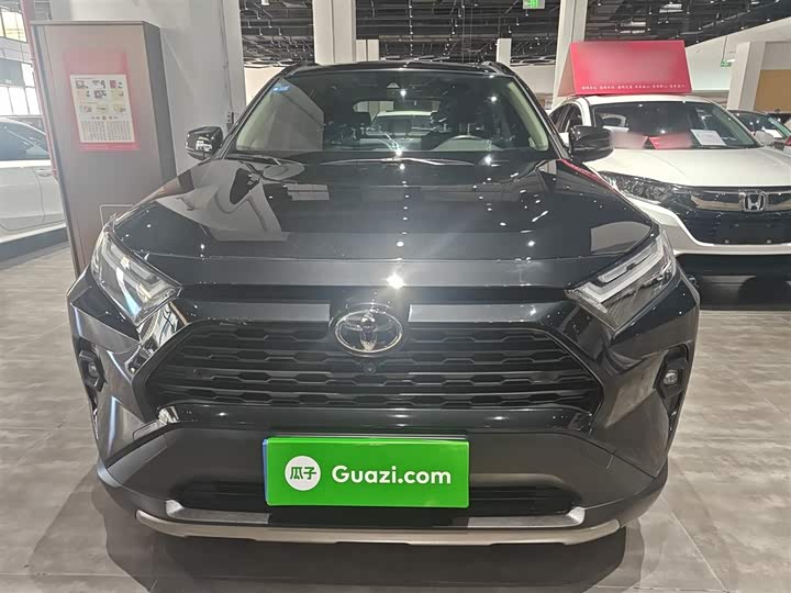 Фото 3 - Toyota RAV4