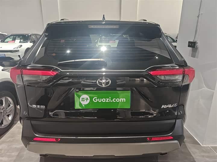 Фото 6 - Toyota RAV4