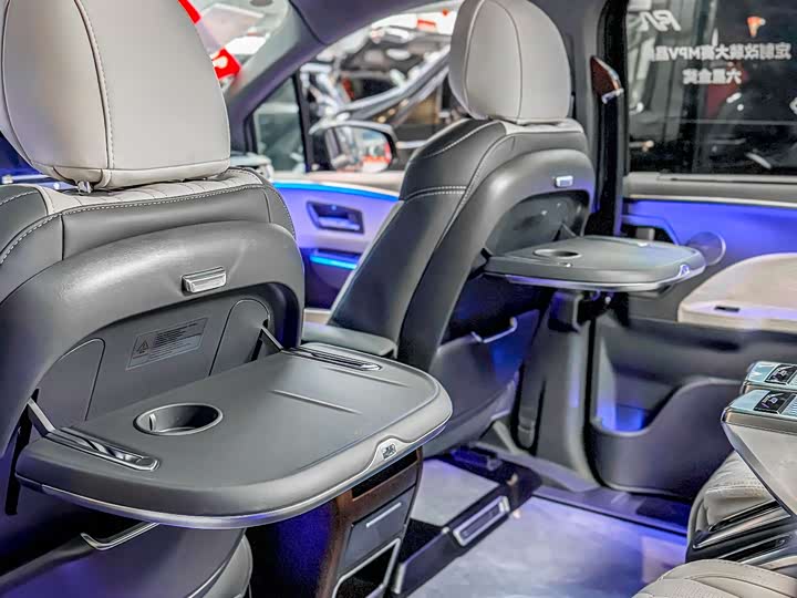 Фото 11 - Toyota Granvia