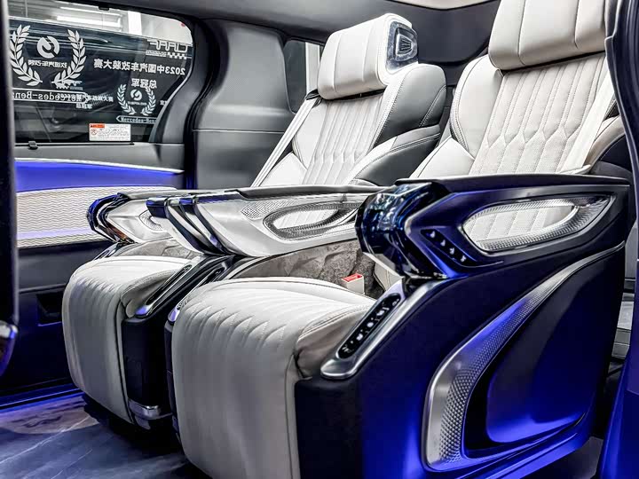 Фото 13 - Toyota Granvia