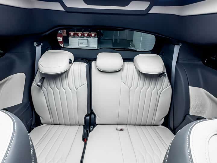 Фото 15 - Toyota Granvia