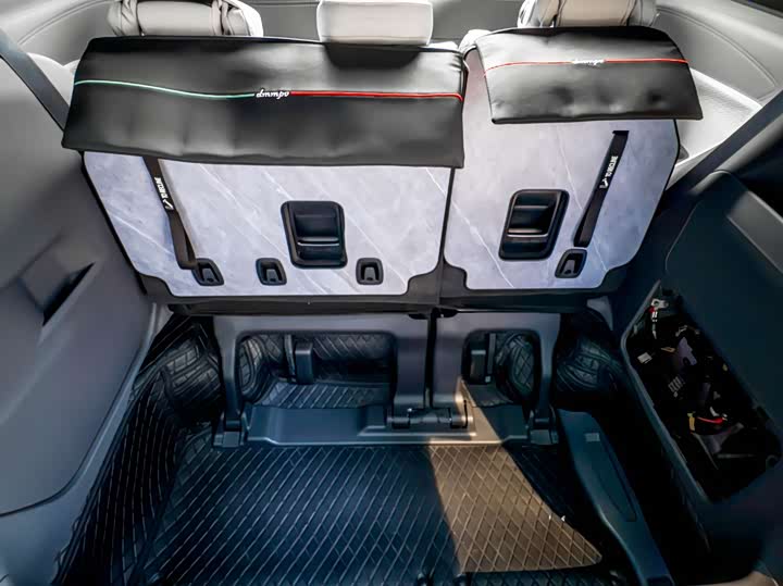 Фото 17 - Toyota Granvia