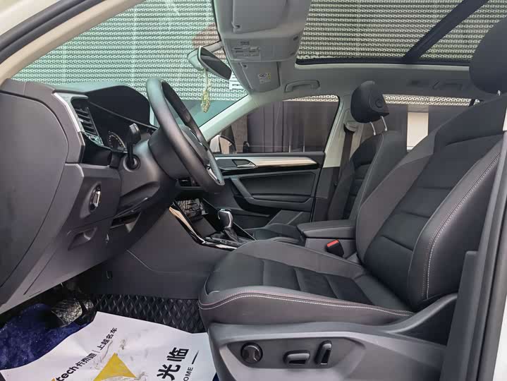 Фото 14 - Volkswagen Tayron