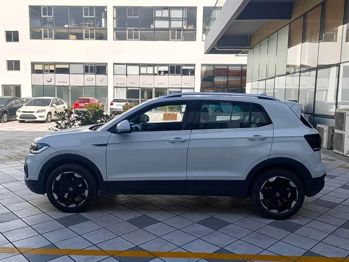 Фото 3 - Volkswagen Tacqua