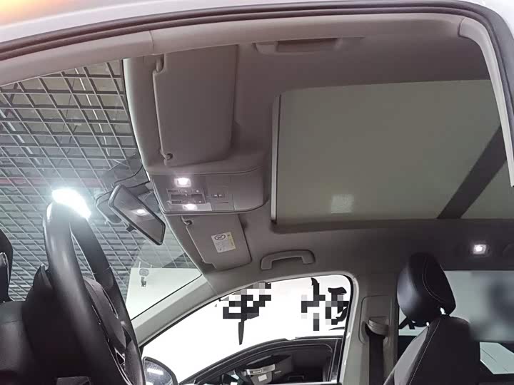 Фото 18 - Volkswagen Tiguan L Pro