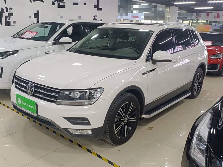 Фото 2 - Volkswagen Tiguan L Pro