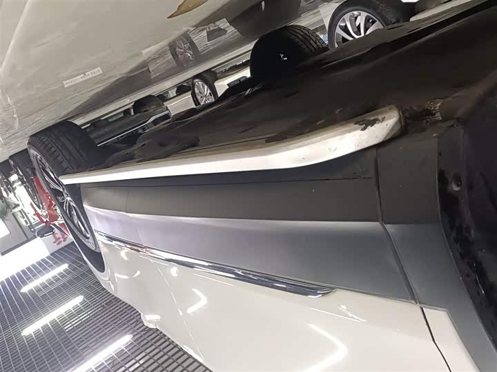 Фото 22 - Volkswagen Tiguan L Pro