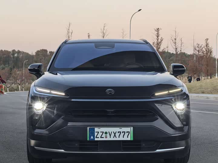 Фото 2 - Nio ES6