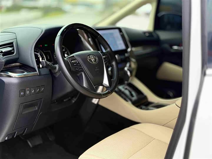 Фото 5 - Toyota Vellfire