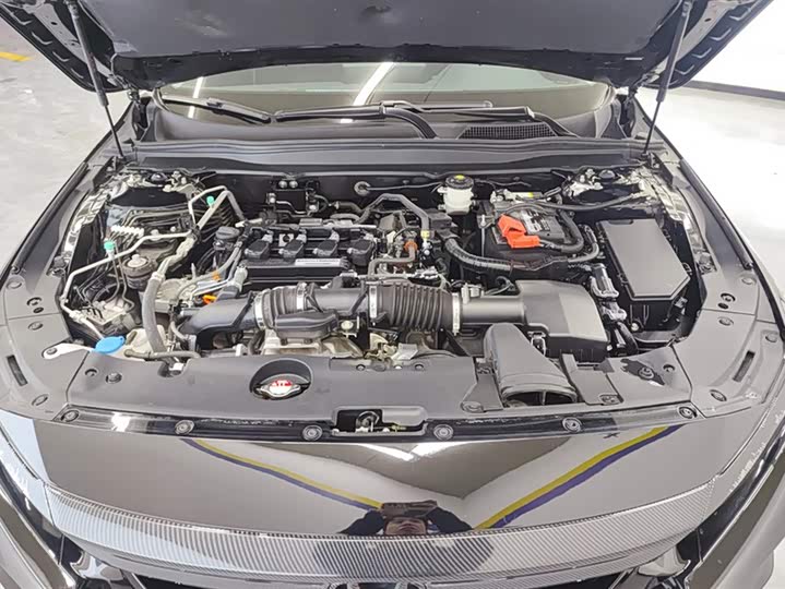 Фото 10 - Honda Accord