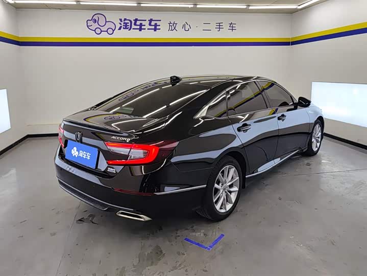 Фото 3 - Honda Accord