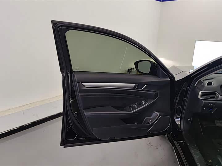 Фото 7 - Honda Accord