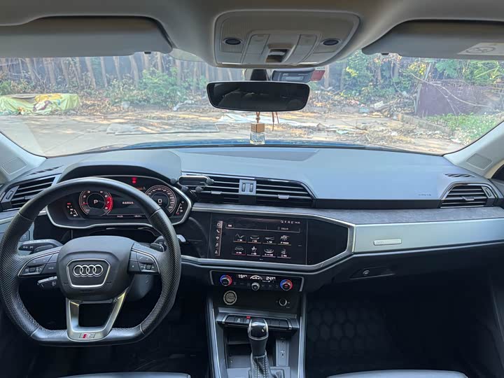 Фото 10 - Audi Q3 Sportback