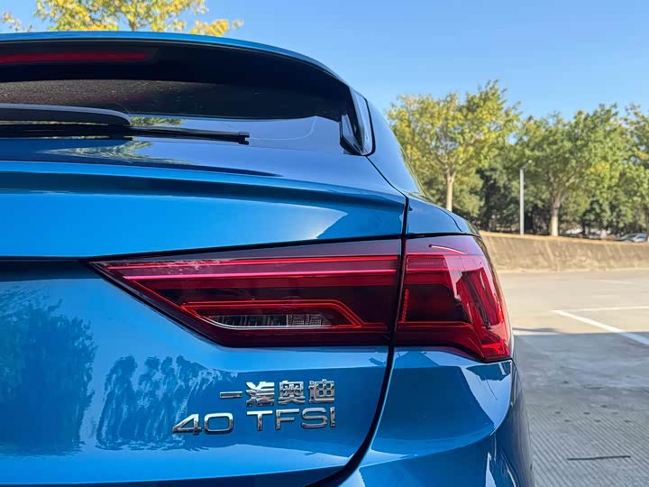 Фото 11 - Audi Q3 Sportback